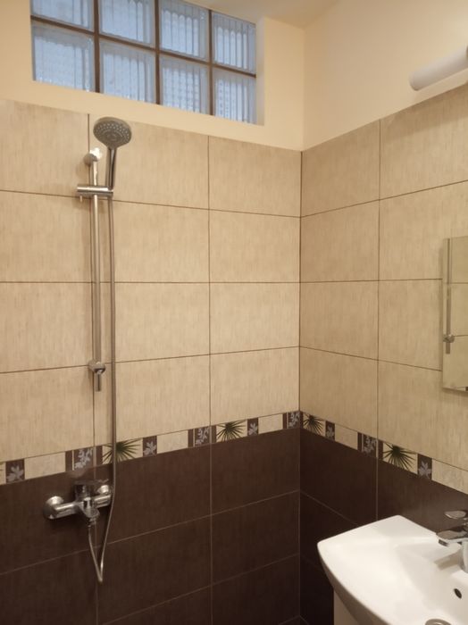 Дава се под наем Четиристаен апартамент в Пловдив, Съдийски - 120 кв.м за 459 € - Снимка #7