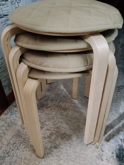 Продам деревянные табуретки
