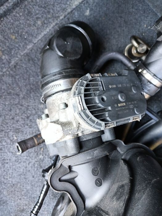 Clapeta accelerație Audi A4 B 7 2, 0 benzină COD 06B133062H