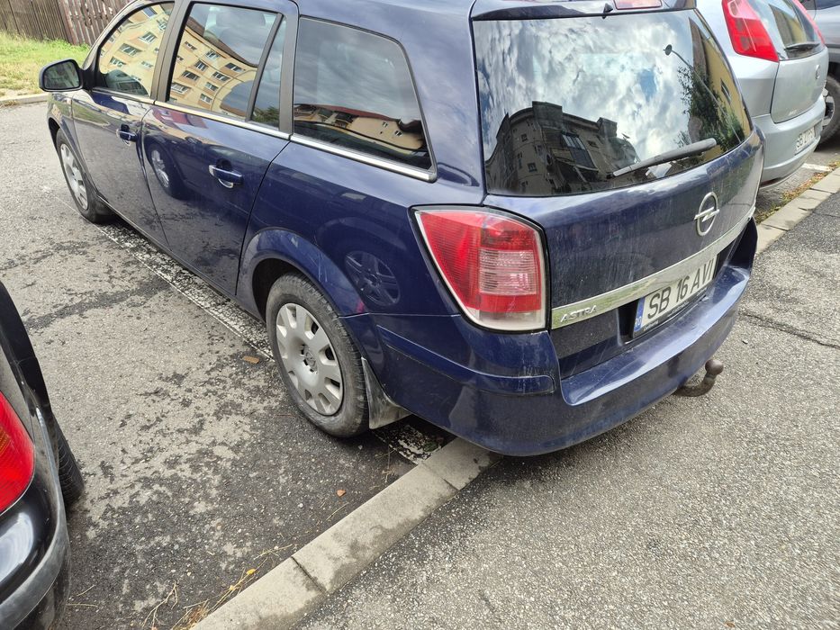 OPEL Astra 2011 — imagine 4
