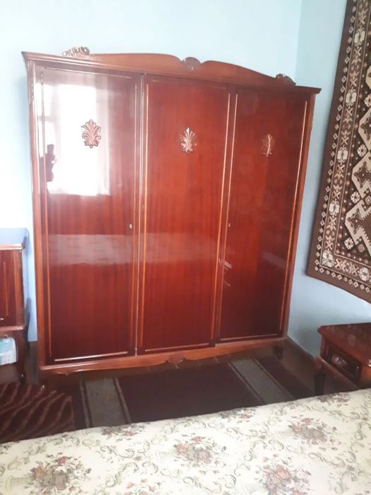 г. Ахангаран. Продаётся Мебель.