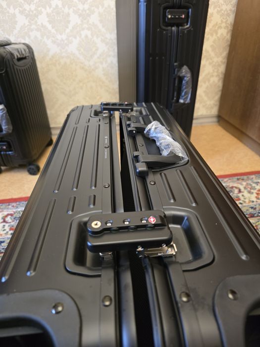 Чемоданы из алюминия RIMOWA