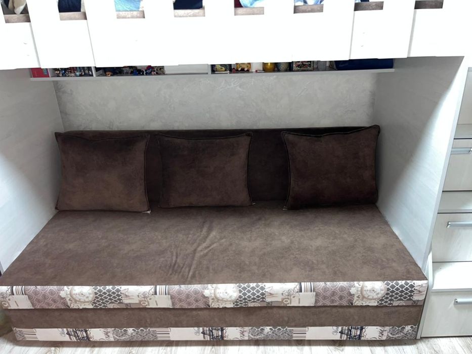 Продам двухъярусную кровать