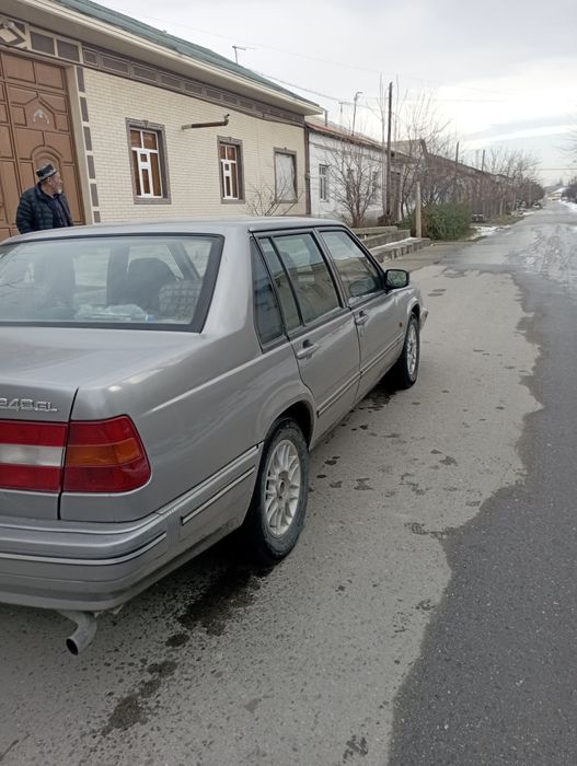 Вольво 1993 йилда ишлаб чикарилган,Бензин,пропан газда ишлайди,Яхши
