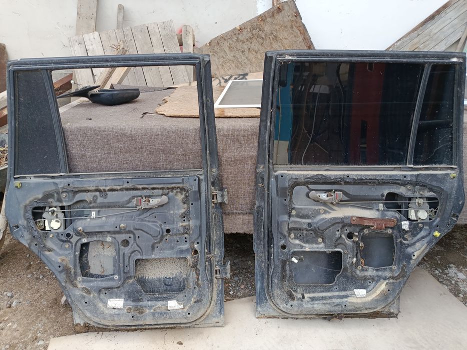 продам двери на mitsubishi