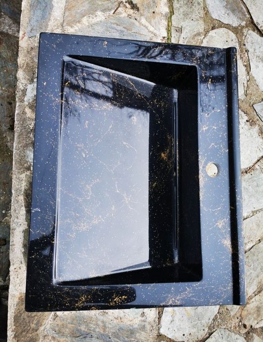 Vând chiuveta marmura neagra stare buna