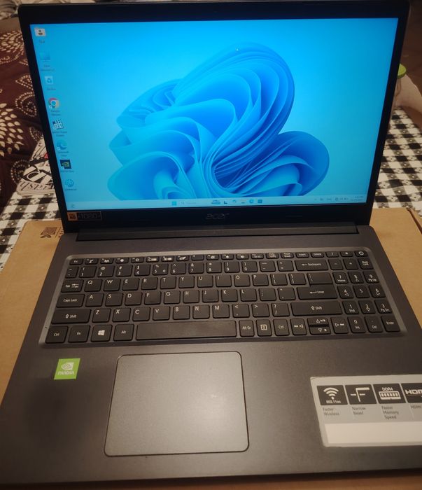 Продавам лаптоп Acer