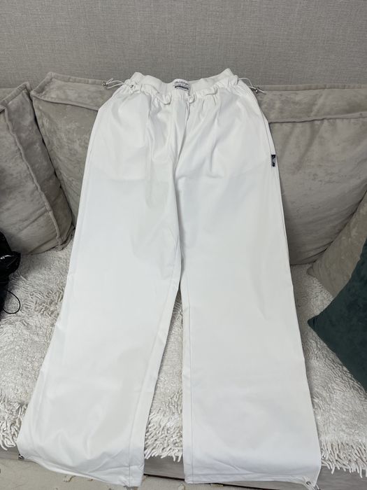 Белые спортивные трико