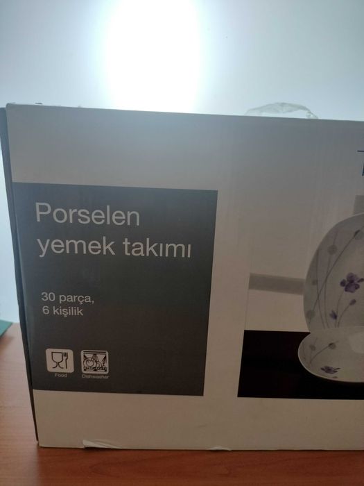 Набор столовых тарелок