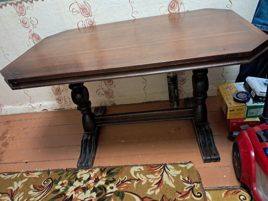 Журнальный столик.