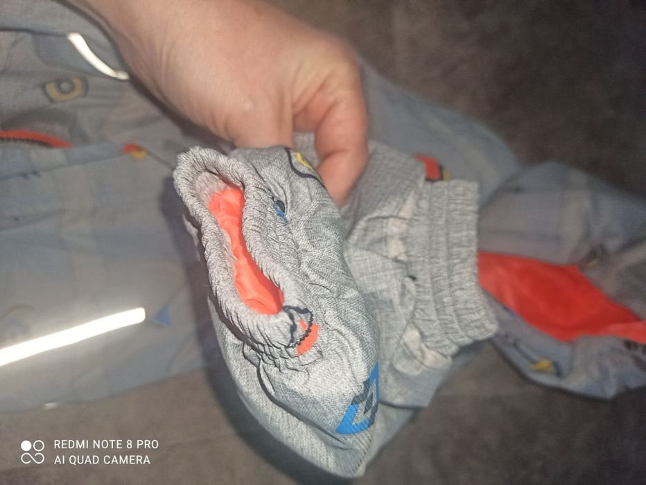 Продам комбинезон весенний.