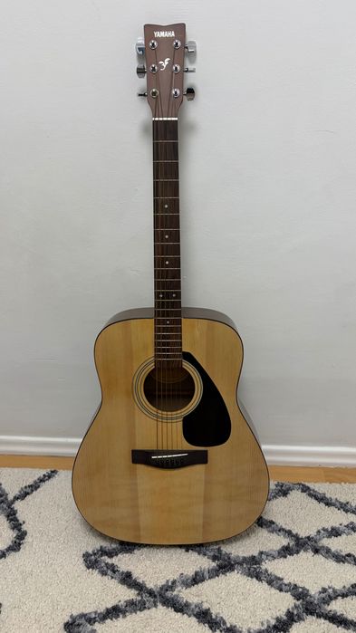 Акустическая гитара