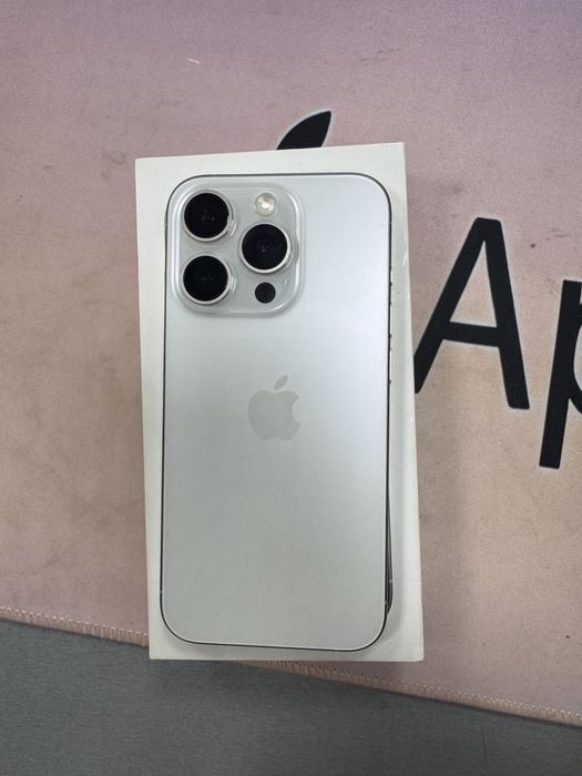 iPhone 15 Pro 256GB White