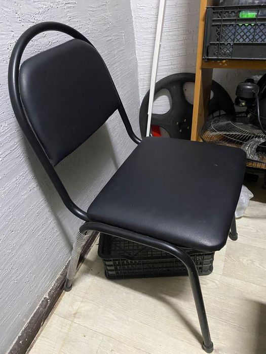 Продам 2 стульчика