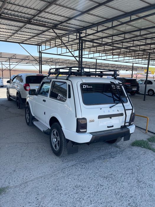 NIVA URBAN Машина свежая