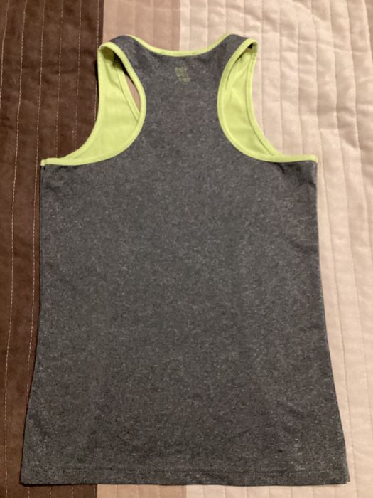 Дамски спортен топ