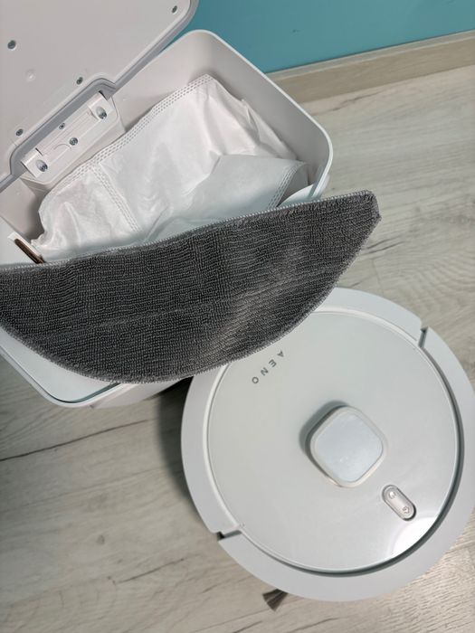 Прахосмукачка робот + моп със станция за самопочистване - Aeno