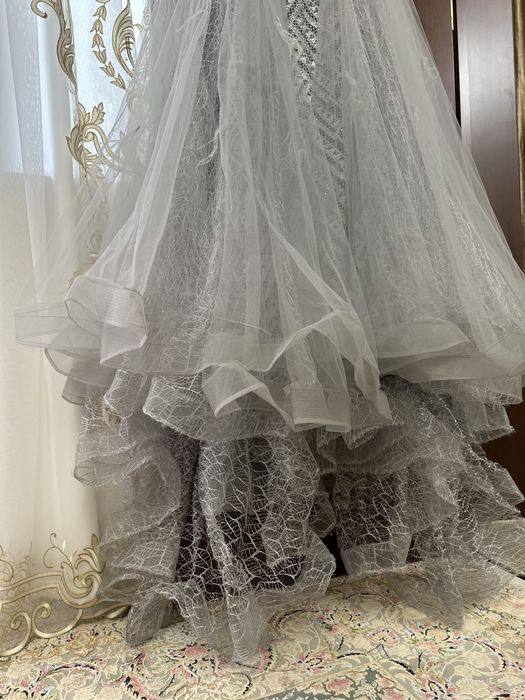 Вечернее серое платье на свадьбу