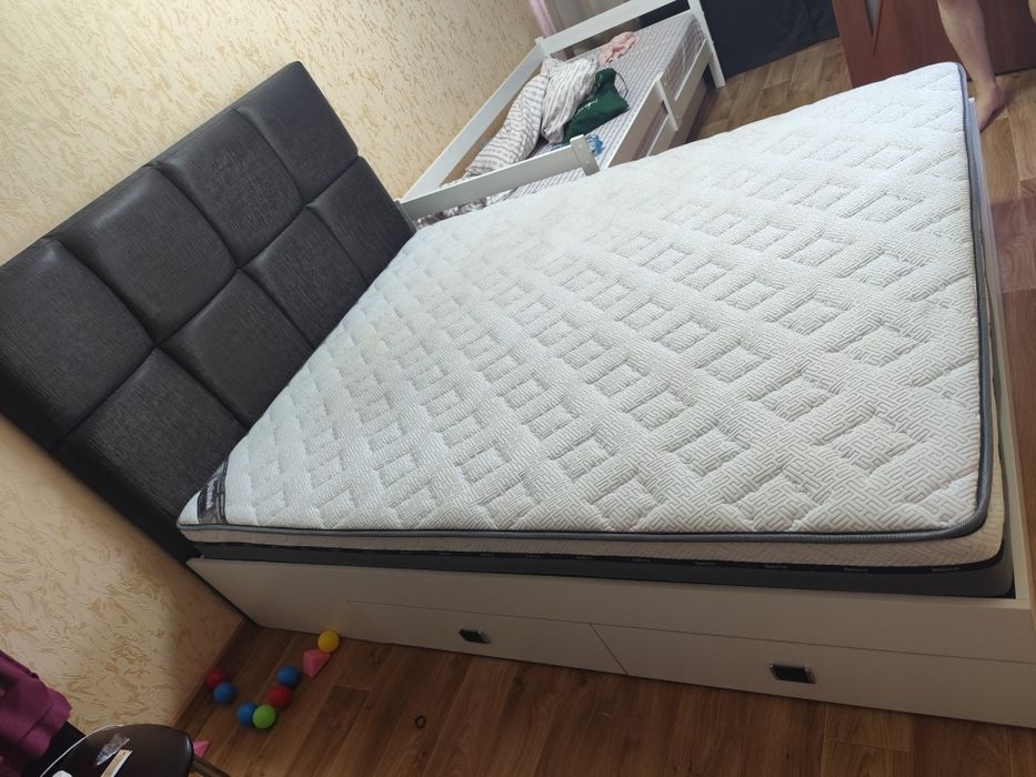 Кровать двуспальная