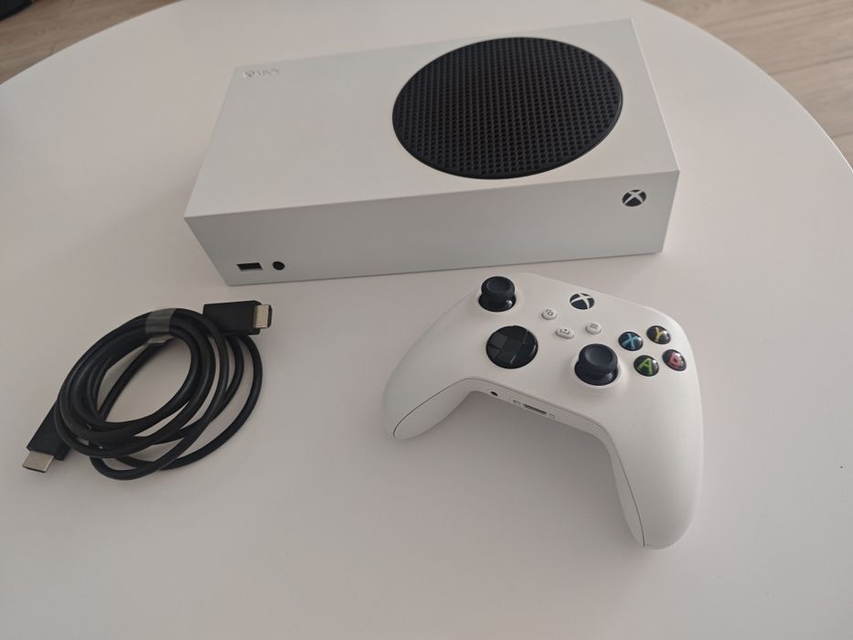 Vând Xbox seria S
