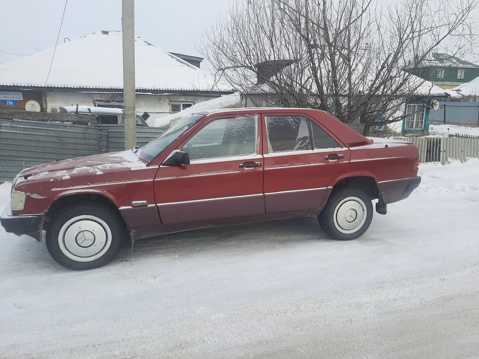 Продам мерседеса 190 в нормальном  состоянии