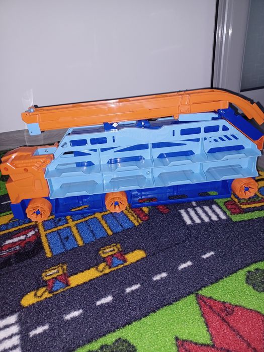 Vând tir hot wheels city