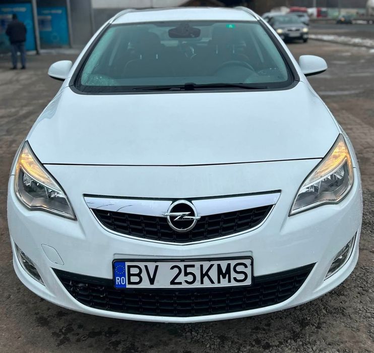 Opel Astra J-2012