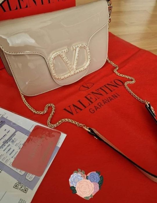 Geanta nude Valentino, logo metalic, saculet, etichetă