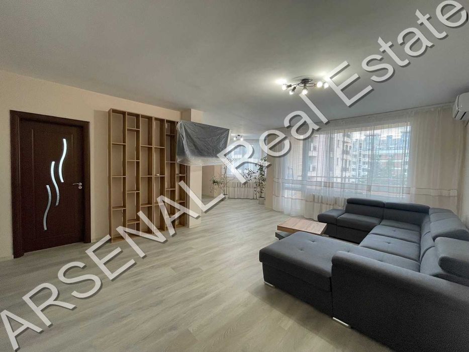 Дава се под наем Многостаен апартамент в София, Гоце Делчев - 180 кв.м за 1500 € - Снимка #12