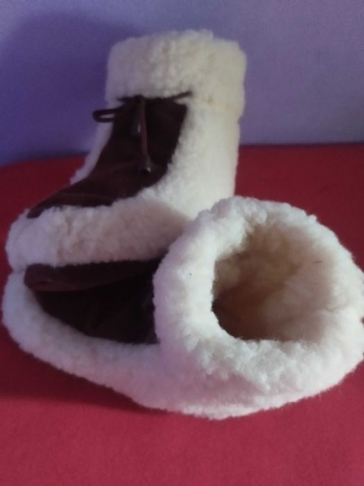 Vânzări  Articole de încălțăminte genți îmbrăcăminte figurine,jucării plata doar prin curier clasic la adresă, fără carduri bank etc