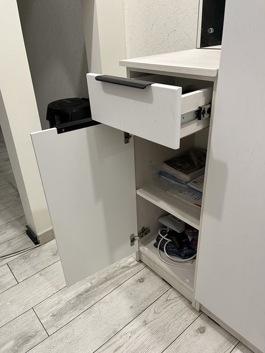 Продам прихожую.