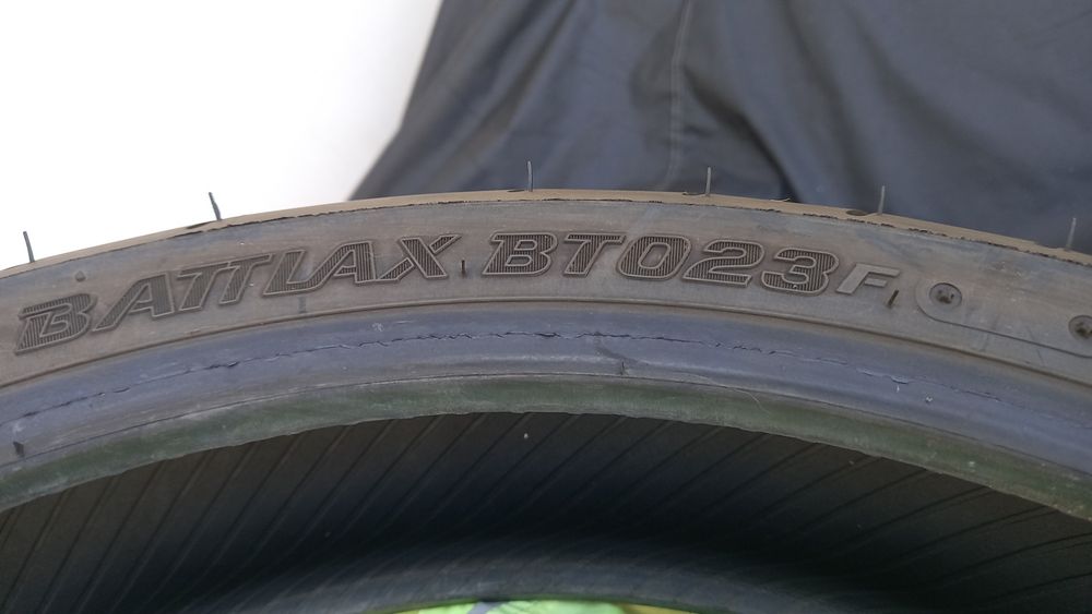 Предна гума за мотоциклет bridgestone battlax bt23 Dot 0421. 120/70/17
