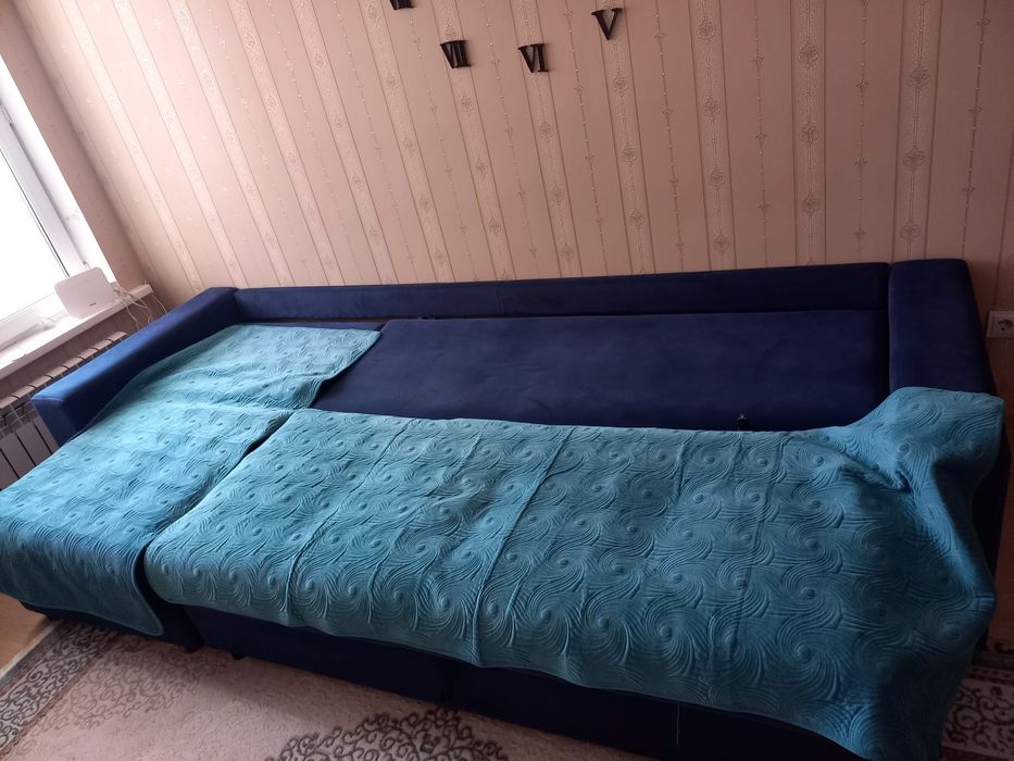Продам диван с нишей