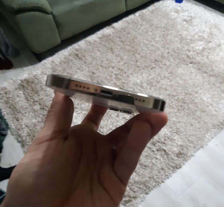 Iphone 12 pro max gold