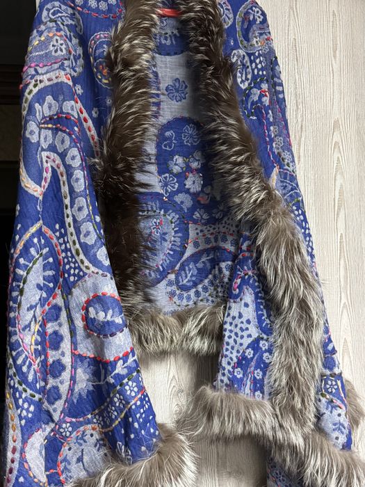 Продаеться женский шарф