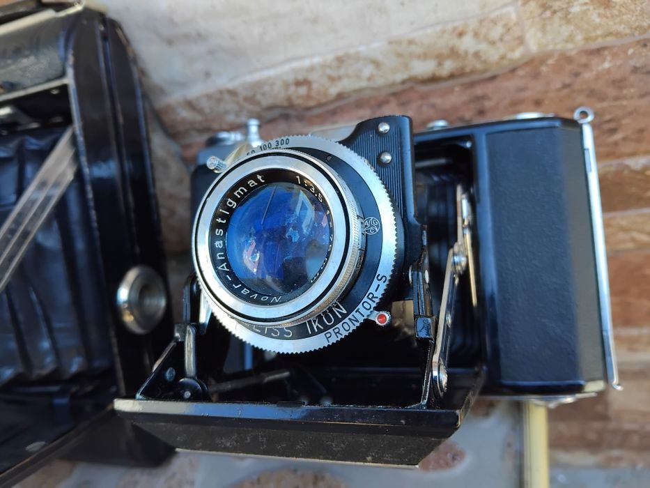 Ритро Фотоапарати  Kodak и Carll Zeiss