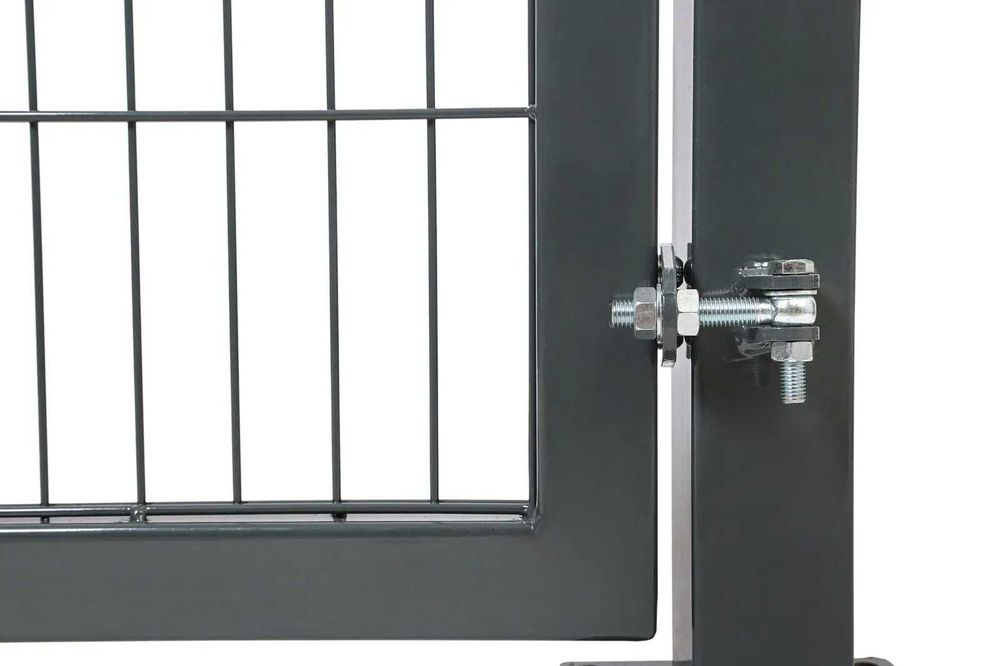 Масивни дворни врати