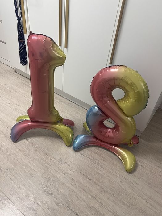 Шарики цифры 18