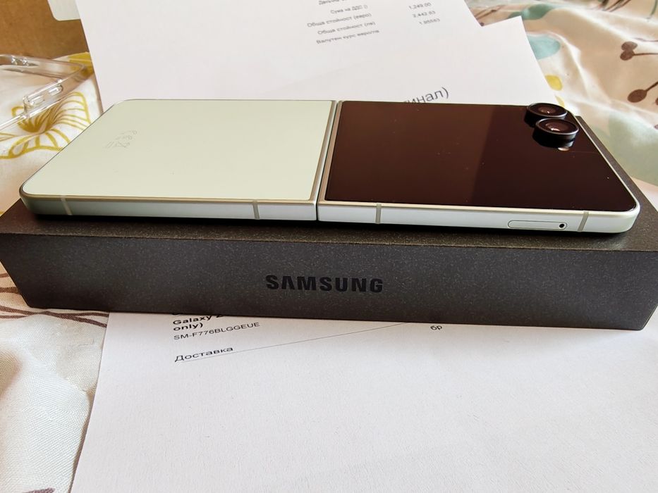 Samsung Galaxy z flip 8 12/256gb