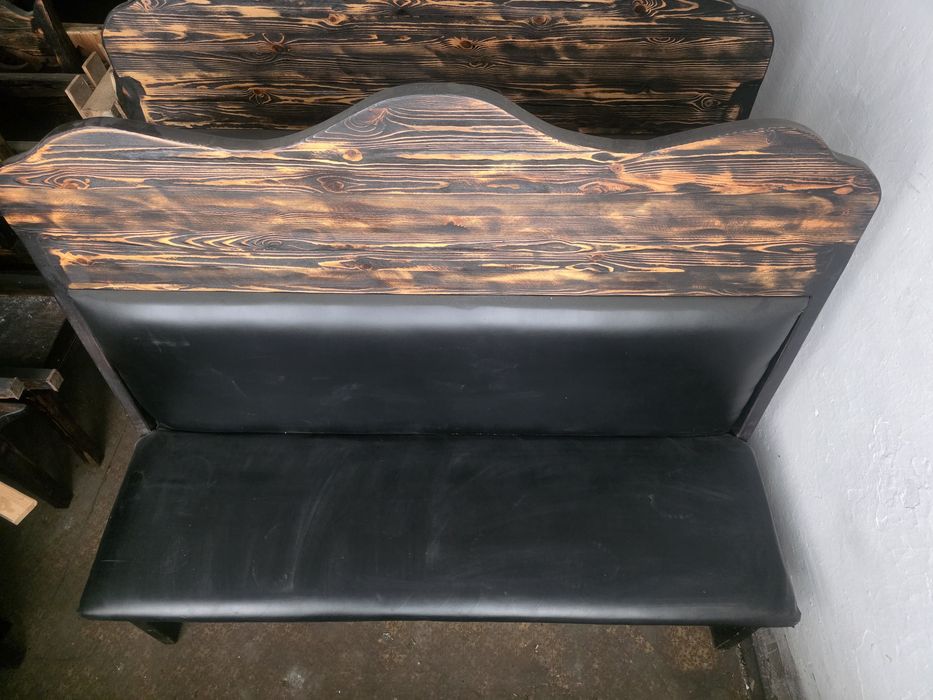 Продам диваны и столы для ресторана