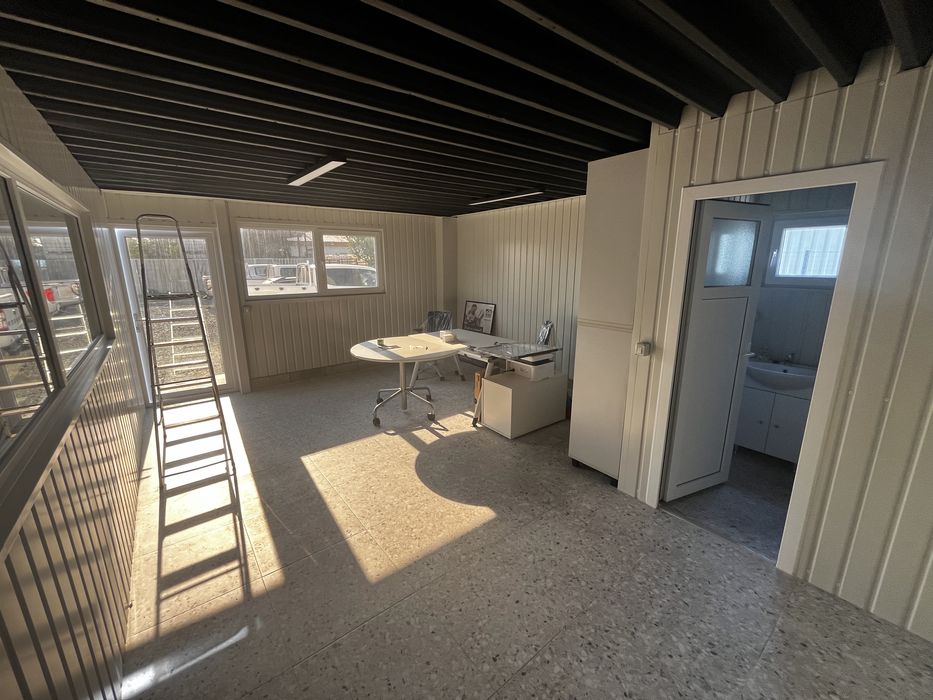 Hală 420mp + Clădire birouri 75mp + Teren 3512mp + Putere inst. 65kW