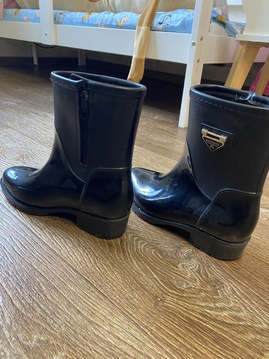 Резиновые сапоги