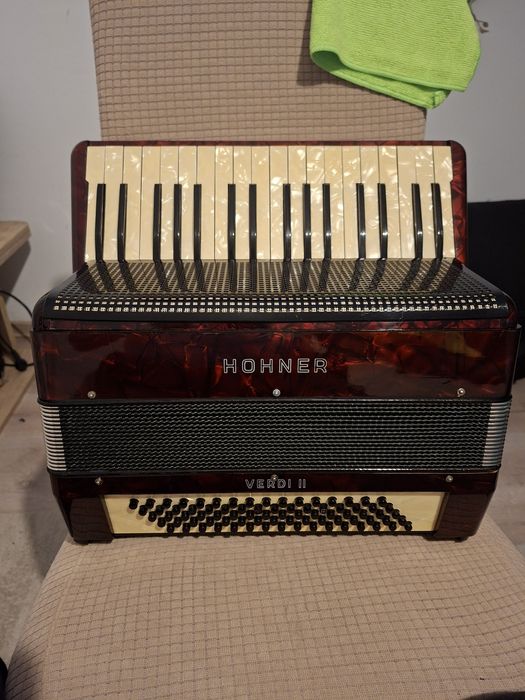Hohner de vînzare verdi $