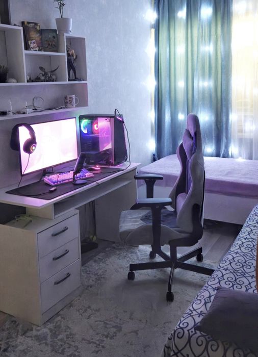 Стол компьютерный