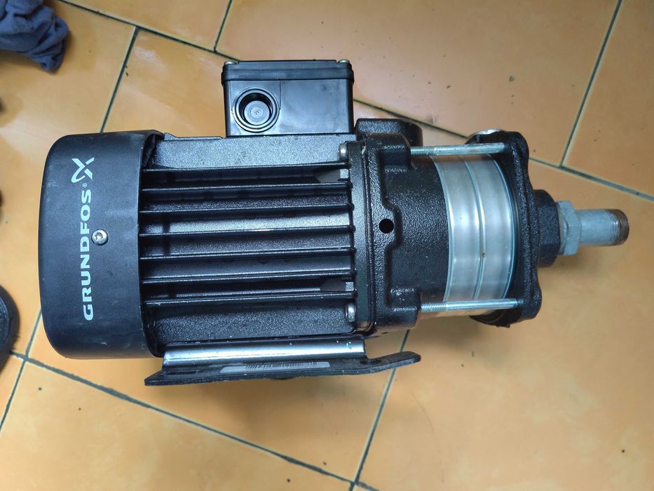 Grundfos  CM3-3 ARAV Pompă de aspirație cu capăt orizontal 220/380v