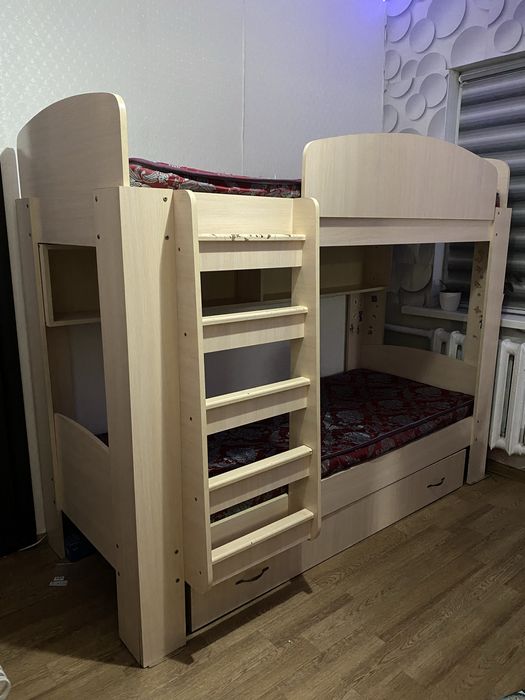 Продам 2-х ярусную кровать