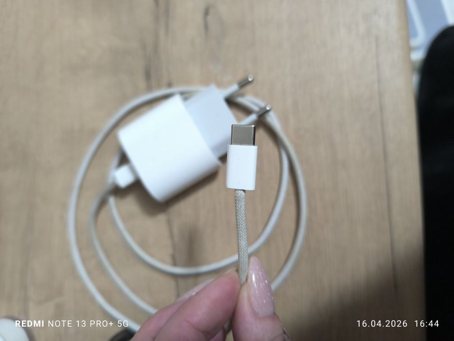 Продам зарядку для Айфона