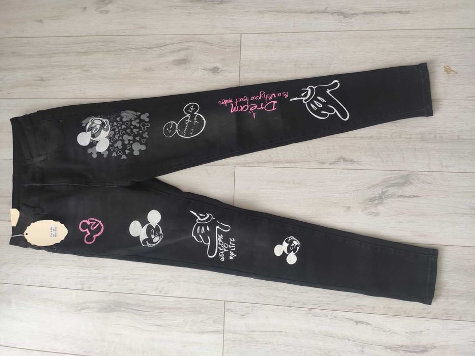 Дамски дънки с Мики Маус