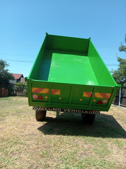 Vând remorcă 4, 5 tone monoax