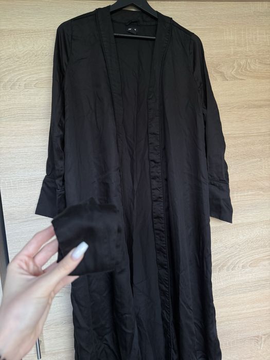 Сатенена роба от H&M
